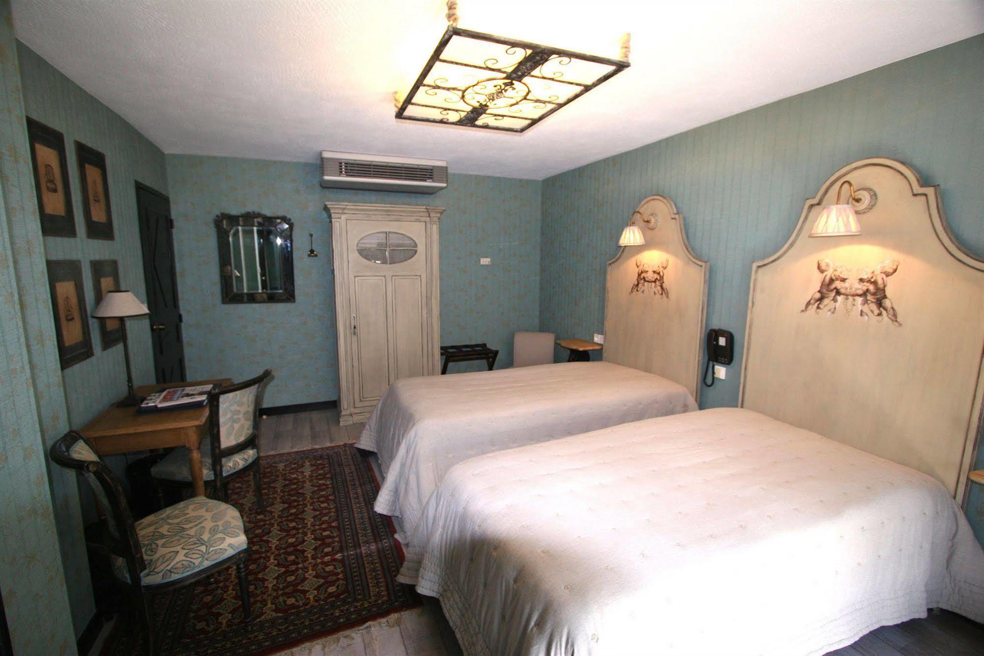 Hotel Saint Pierre Boutique-Hotel Сомюр Экстерьер фото